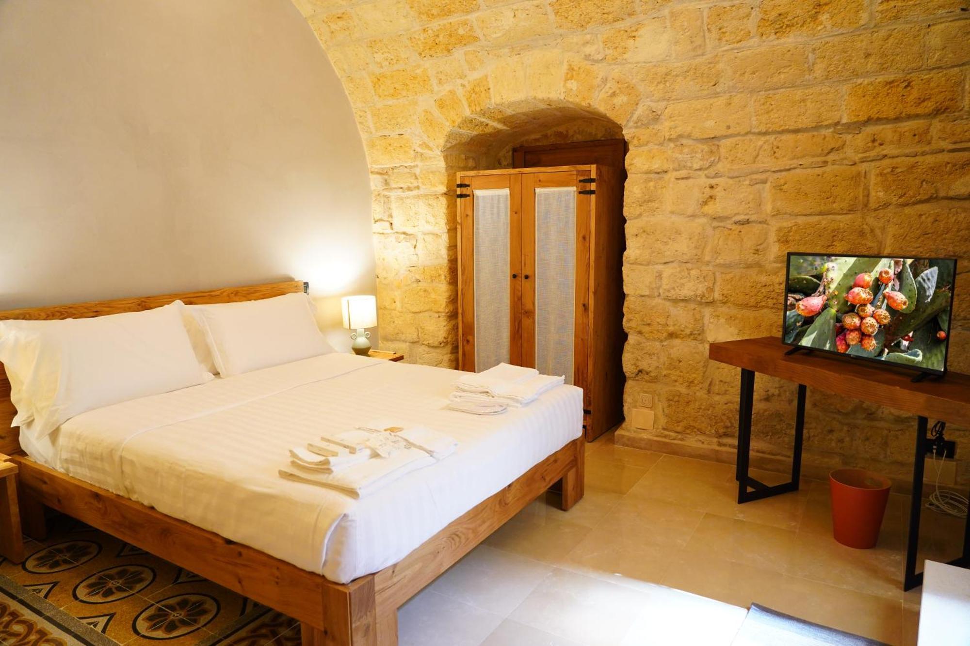 Terra Di Trani Hotel Bagian luar foto